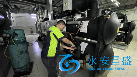 中央空調(diào)壓縮機進水維修 中央空調(diào)壓縮機進水維修