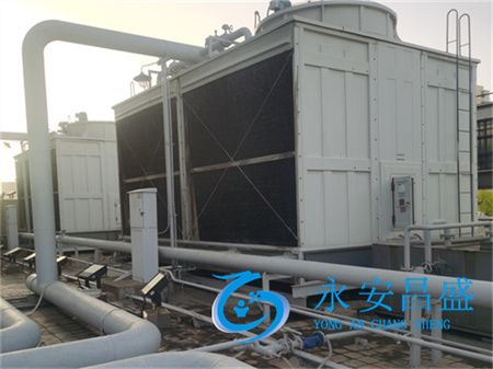 安裝工廠冷卻塔